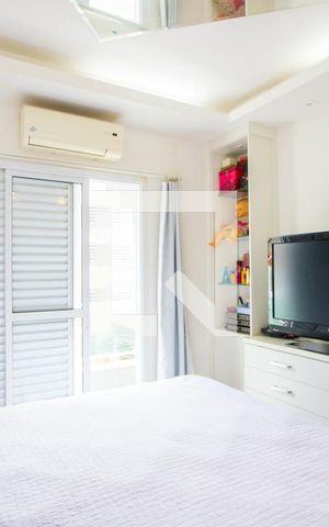 Apartamento à venda com 200m², 3 quartos e 2 vagas Apartamento à venda com 200m², 3 quartos e 2 vagasQuarto 1 - Suíte