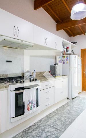 Apartamento à venda com 200m², 3 quartos e 2 vagas Apartamento à venda com 200m², 3 quartos e 2 vagasCozinha