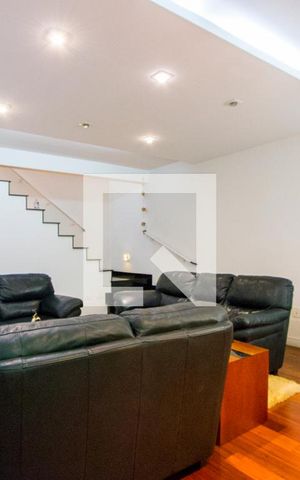 Apartamento à venda com 200m², 3 quartos e 2 vagas Apartamento à venda com 200m², 3 quartos e 2 vagasSala