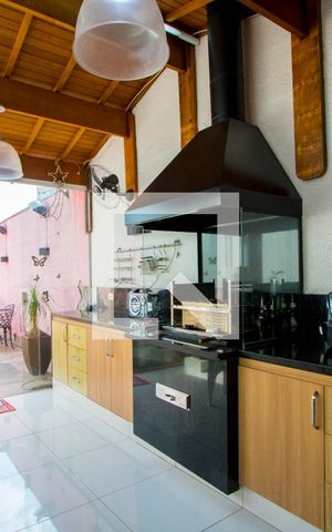 Apartamento à venda com 200m², 3 quartos e 2 vagas Apartamento à venda com 200m², 3 quartos e 2 vagasEspaço gourmet