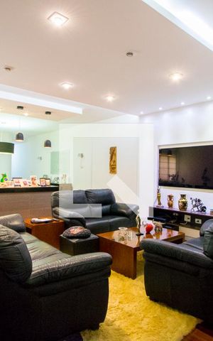Apartamento à venda com 200m², 3 quartos e 2 vagas Apartamento à venda com 200m², 3 quartos e 2 vagasSala