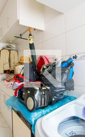 Apartamento à venda com 200m², 3 quartos e 2 vagas Apartamento à venda com 200m², 3 quartos e 2 vagasÁrea de serviço