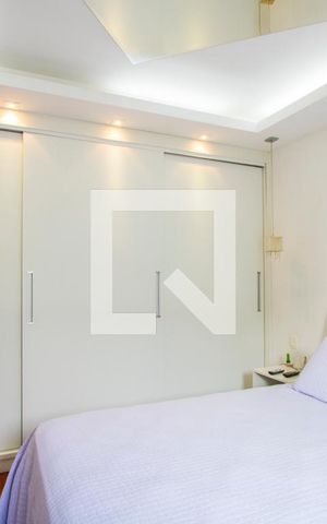 Apartamento à venda com 200m², 3 quartos e 2 vagas Apartamento à venda com 200m², 3 quartos e 2 vagasQuarto 1 - Suíte