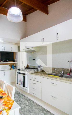 Apartamento à venda com 200m², 3 quartos e 2 vagas Apartamento à venda com 200m², 3 quartos e 2 vagasCozinha