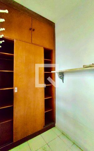 Apartamento à venda com 156m², 4 quartos e 1 vaga Apartamento à venda com 156m², 4 quartos e 1 vagaQuarto serviço