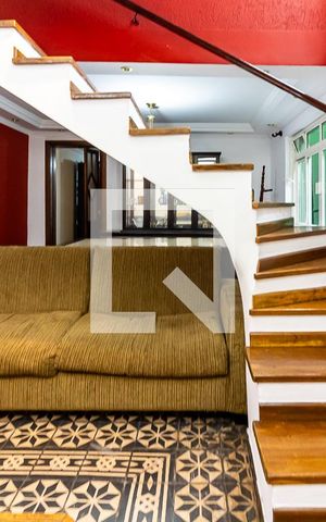 Casa para alugar com 450m², 5 quartos e 4 vagas Casa para alugar com 450m², 5 quartos e 4 vagasSala