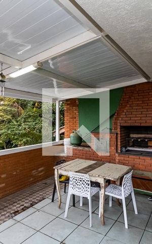 Casa para alugar com 450m², 5 quartos e 4 vagas Casa para alugar com 450m², 5 quartos e 4 vagasEspaço Gourmet