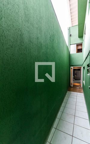 Casa para alugar com 450m², 5 quartos e 4 vagas Casa para alugar com 450m², 5 quartos e 4 vagasCorredor