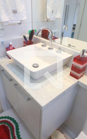 Apartamento à venda com 105m², 2 quartos e 2 vagasBanheiro Quarto 1 