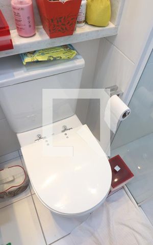Apartamento à venda com 105m², 2 quartos e 2 vagasBanheiro Quarto 1 