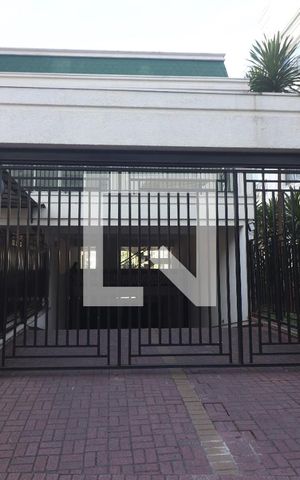 Apartamento à venda com 105m², 2 quartos e 2 vagasFachada do condomínio