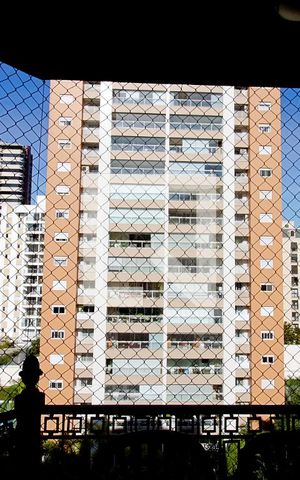 Apartamento para alugar com 127m², 3 quartos e 3 vagas Apartamento para alugar com 127m², 3 quartos e 3 vagasVaranda