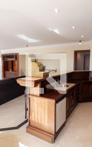 Apartamento à venda com 630m², 5 quartos e 5 vagas Apartamento à venda com 630m², 5 quartos e 5 vagasBar