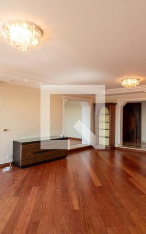 Apartamento à venda com 630m², 5 quartos e 5 vagas Apartamento à venda com 630m², 5 quartos e 5 vagasSala