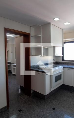 Apartamento à venda com 630m², 5 quartos e 5 vagas Apartamento à venda com 630m², 5 quartos e 5 vagasCozinha