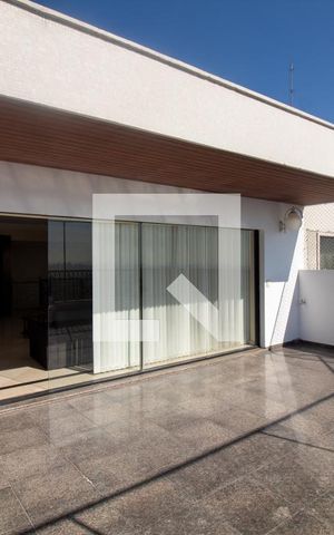 Apartamento à venda com 630m², 5 quartos e 5 vagas Apartamento à venda com 630m², 5 quartos e 5 vagasTerraço
