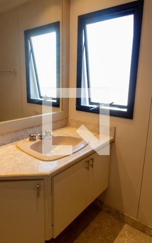 Apartamento à venda com 630m², 5 quartos e 5 vagas Apartamento à venda com 630m², 5 quartos e 5 vagasBanheiro da Suíte 1