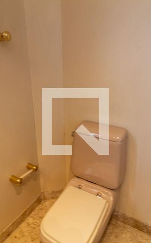 Apartamento à venda com 630m², 5 quartos e 5 vagas Apartamento à venda com 630m², 5 quartos e 5 vagasBanheiro da Suíte 1