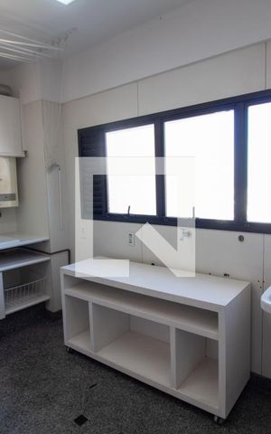 Apartamento à venda com 630m², 5 quartos e 5 vagas Apartamento à venda com 630m², 5 quartos e 5 vagasÁrea de Serviço