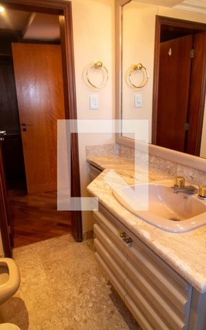 Apartamento à venda com 630m², 5 quartos e 5 vagas Apartamento à venda com 630m², 5 quartos e 5 vagasBanheiro da Suíte 3 - Ele