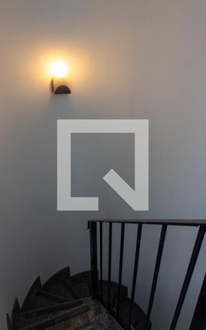 Apartamento à venda com 630m², 5 quartos e 5 vagas Apartamento à venda com 630m², 5 quartos e 5 vagasEscada de Serviço