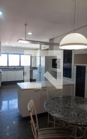 Apartamento à venda com 630m², 5 quartos e 5 vagas Apartamento à venda com 630m², 5 quartos e 5 vagasCopa