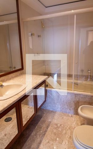 Apartamento à venda com 630m², 5 quartos e 5 vagas Apartamento à venda com 630m², 5 quartos e 5 vagasBanheiro