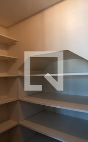 Apartamento à venda com 630m², 5 quartos e 5 vagas Apartamento à venda com 630m², 5 quartos e 5 vagasDispensa 1