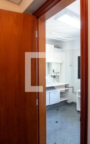 Apartamento à venda com 630m², 5 quartos e 5 vagas Apartamento à venda com 630m², 5 quartos e 5 vagasDispensa 2