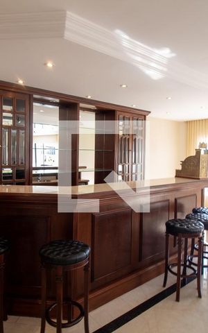 Apartamento à venda com 630m², 5 quartos e 5 vagas Apartamento à venda com 630m², 5 quartos e 5 vagasBar