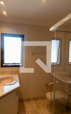 Apartamento à venda com 630m², 5 quartos e 5 vagas Apartamento à venda com 630m², 5 quartos e 5 vagasBanheiro da Suíte 1