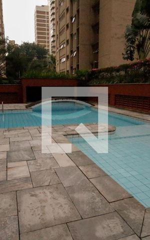Apartamento à venda com 123m², 3 quartos e 2 vagas Apartamento à venda com 123m², 3 quartos e 2 vagasÁrea comum - Piscina