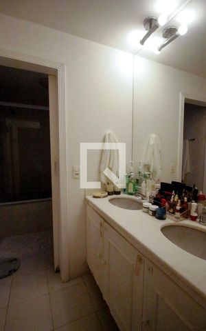 Apartamento à venda com 123m², 3 quartos e 2 vagas Apartamento à venda com 123m², 3 quartos e 2 vagasBanheiro Suíte 2 e 3(demi suite)
