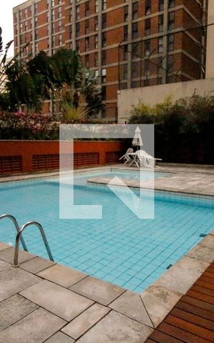 Apartamento à venda com 123m², 3 quartos e 2 vagas Apartamento à venda com 123m², 3 quartos e 2 vagasÁrea comum - Piscina
