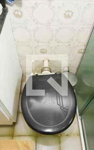 Casa à venda com 350m², 3 quartos e 2 vagas Casa à venda com 350m², 3 quartos e 2 vagasBanheiro Corredor