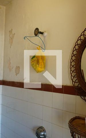 Casa à venda com 297m², 6 quartos e 4 vagasBanheiro de Serviço