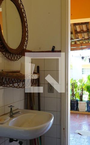 Casa à venda com 297m², 6 quartos e 4 vagasBanheiro de Serviço