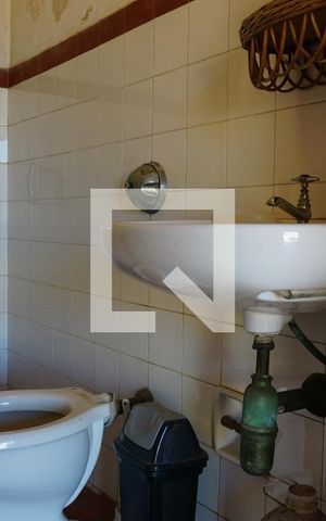 Casa à venda com 297m², 6 quartos e 4 vagasBanheiro de Serviço