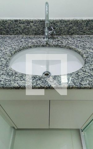 Apartamento para alugar com 37m², 2 quartos e sem vaga Apartamento para alugar com 37m², 2 quartos e sem vagaBanheiro