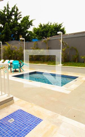 Apartamento para alugar com 37m², 2 quartos e sem vaga Apartamento para alugar com 37m², 2 quartos e sem vagaÁrea comum - Piscina