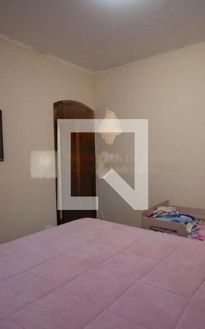 Casa à venda com 235m², 4 quartos e 6 vagas