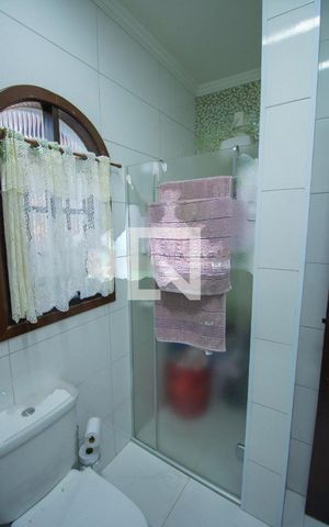 Casa à venda com 235m², 4 quartos e 6 vagas