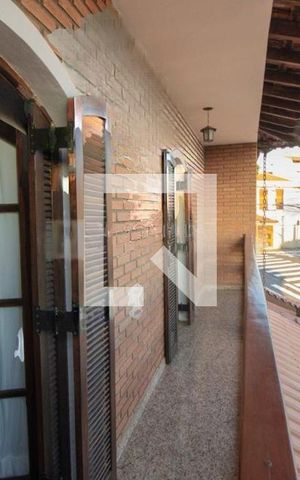 Casa à venda com 235m², 4 quartos e 6 vagas