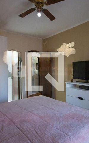 Casa à venda com 235m², 4 quartos e 6 vagas