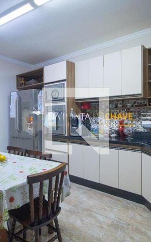 Casa à venda com 235m², 4 quartos e 6 vagas