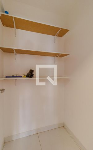 Apartamento à venda com 80m², 2 quartos e 1 vaga Apartamento à venda com 80m², 2 quartos e 1 vagaDespensa