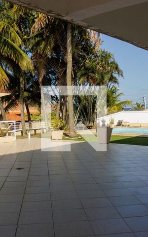 Casa à venda com 1200m², 6 quartos e 7 vagas Casa à venda com 1200m², 6 quartos e 7 vagasÁrea externa