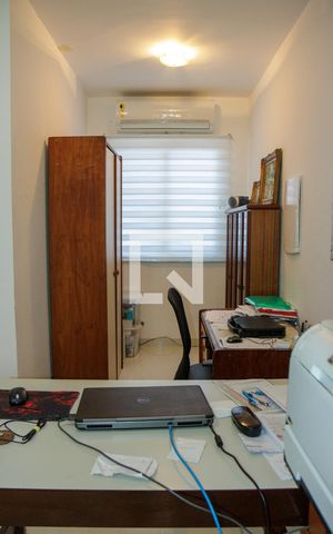 Casa à venda com 1200m², 6 quartos e 7 vagas Casa à venda com 1200m², 6 quartos e 7 vagasQuarto