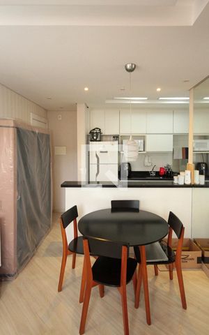 Apartamento à venda com 45m², 2 quartos e 1 vaga Apartamento à venda com 45m², 2 quartos e 1 vagaSala de jantar