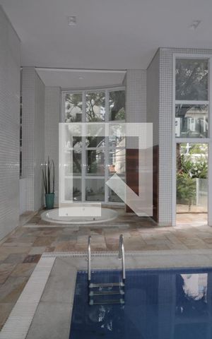 Apartamento à venda com 421m², 4 quartos e 6 vagasÁrea comum - Piscina Coberta